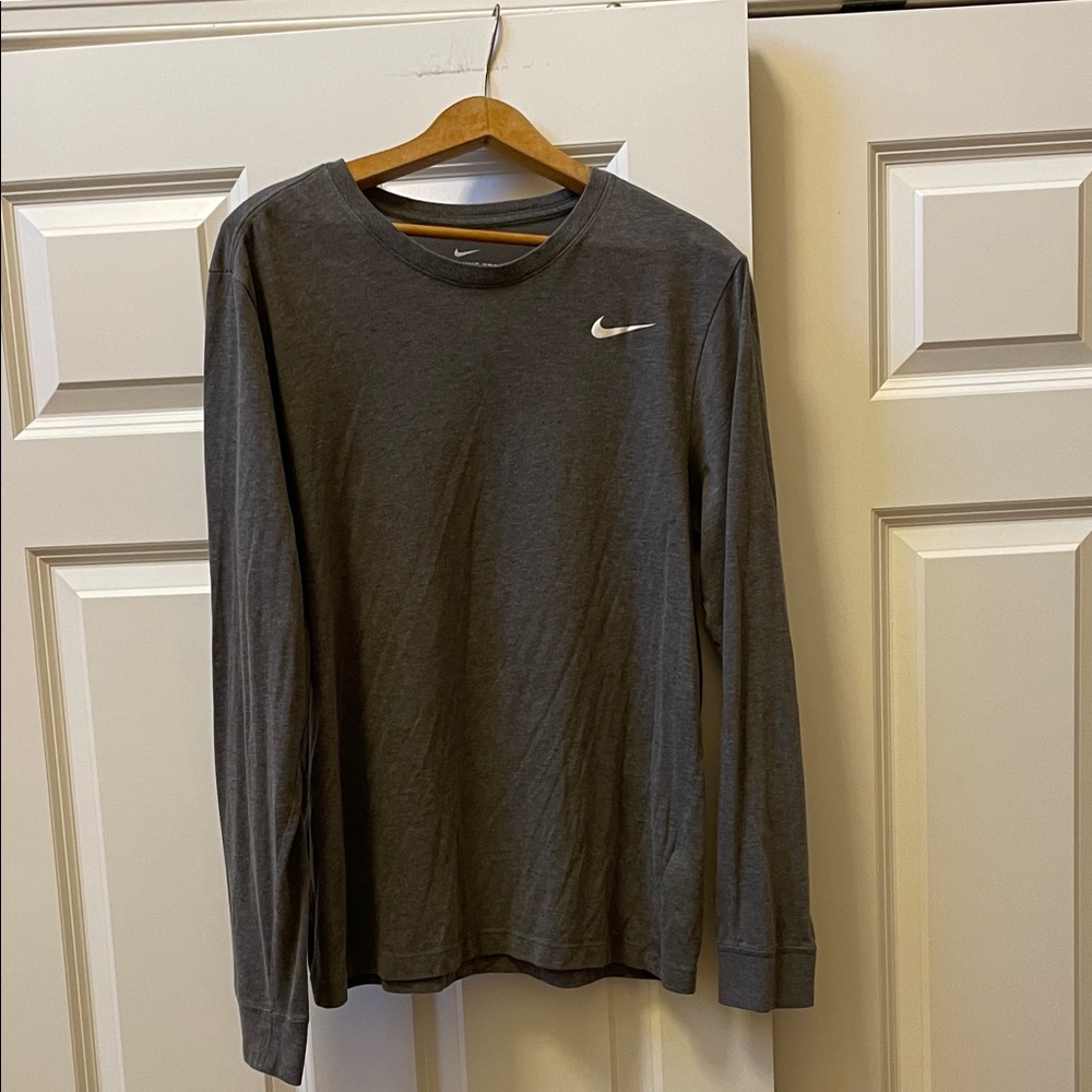 Nike Men's Charcoal Long Sleeve Tee